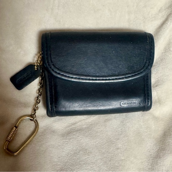 Coach Handbags - Vintage Coach Black Leather Multi Function Wallet with Chain Keyring 7219